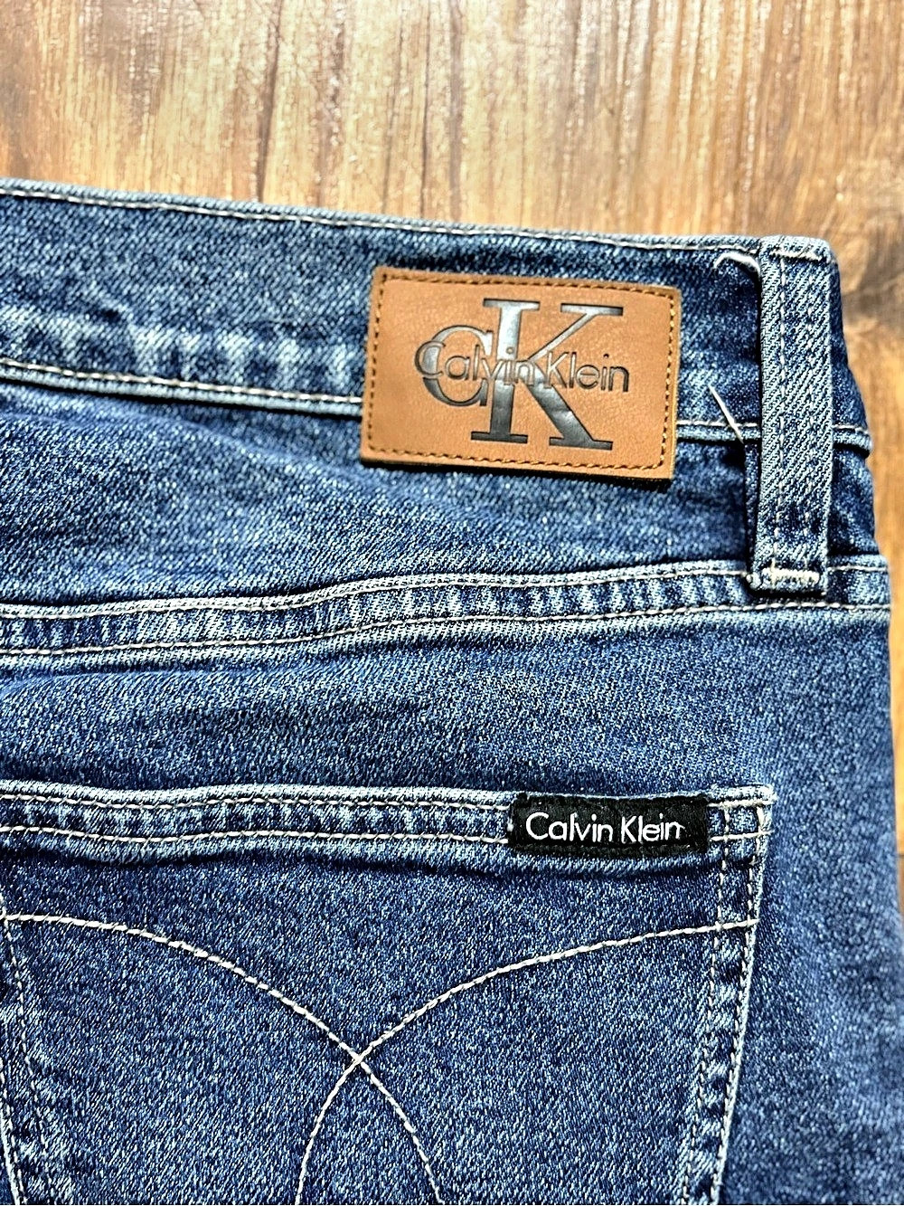Calvin Klein Straight Leg Jeans Blue Size 8 Like New - Picture 4 of 4
